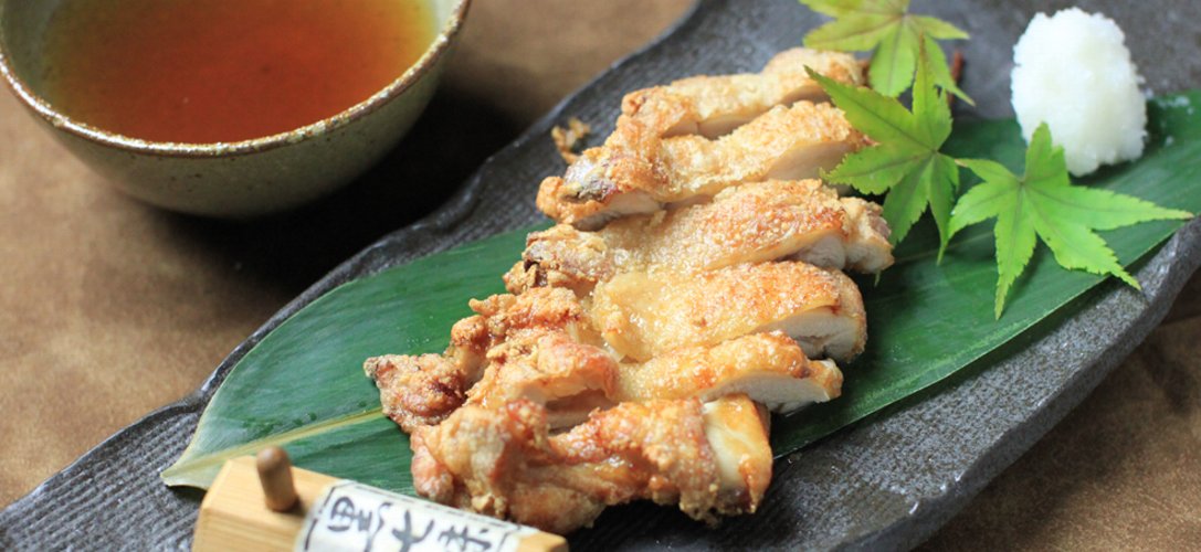 地鶏と酒　菜々や　岡本