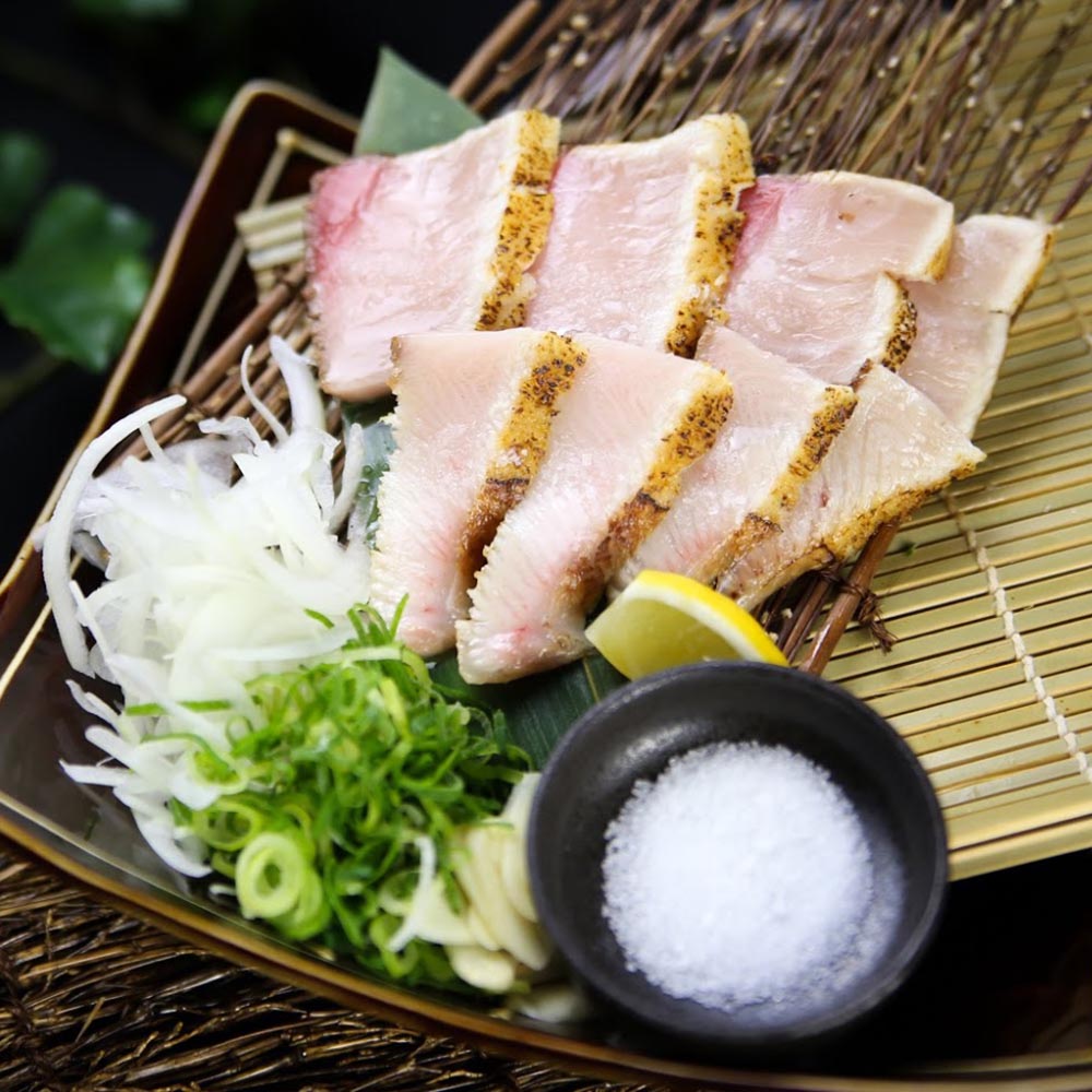 ぶりの荒火焼き
～シチリア海塩と藻塩ポン酢を添えて～